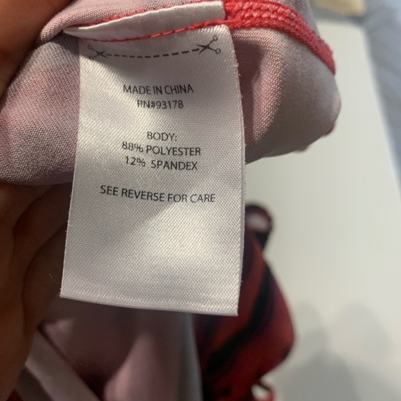 Red & pink stripped shirt sleeve workout top - Picture 4 of 4